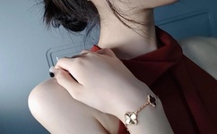 情侣晚上做运动的时候穿什么衣服